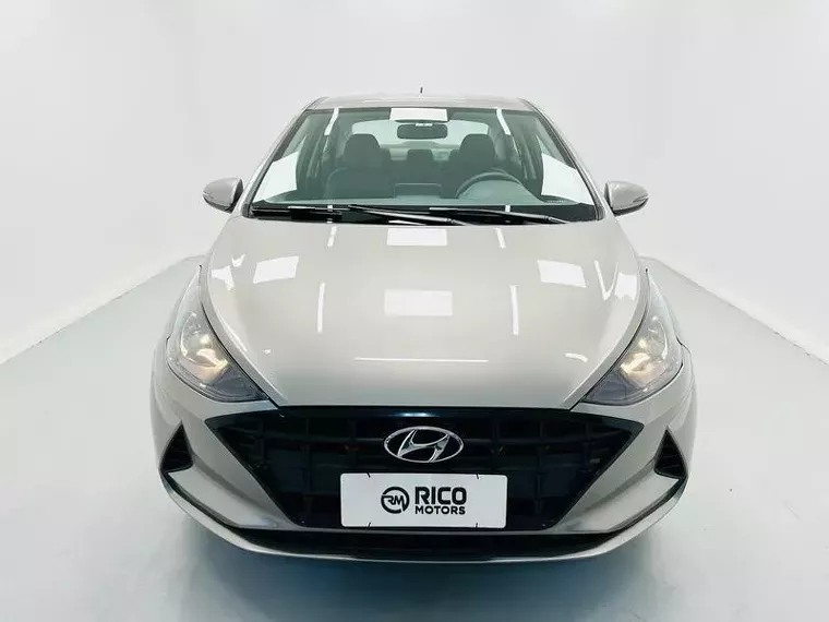 Hyundai HB20S Prata 1