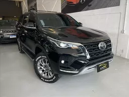 Toyota Hilux SW4
