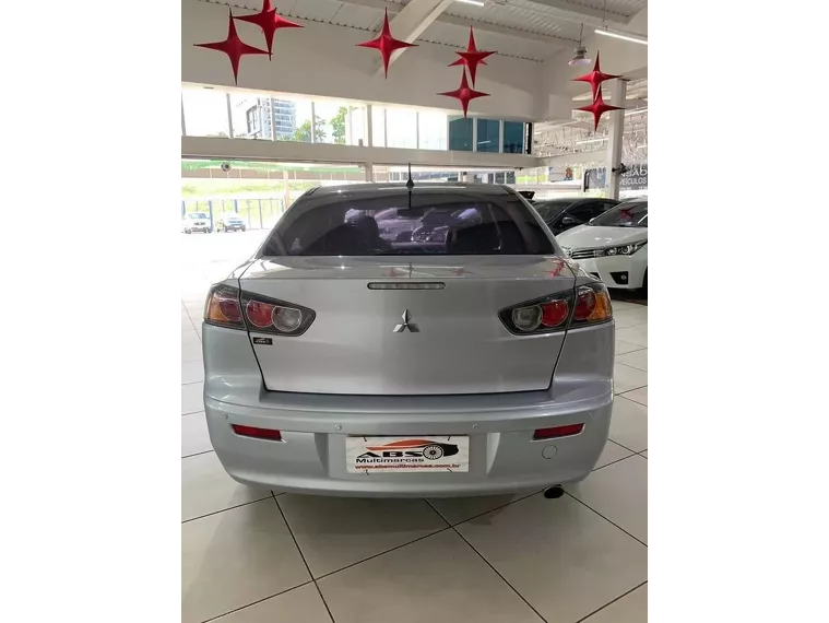 Mitsubishi Lancer Prata 13