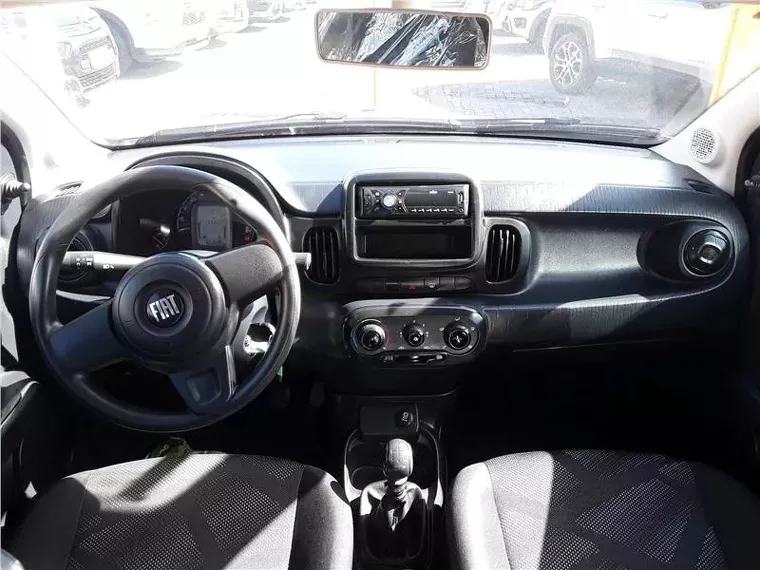 Fiat Mobi Prata 3