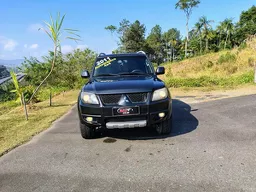 Mitsubishi Pajero TR4