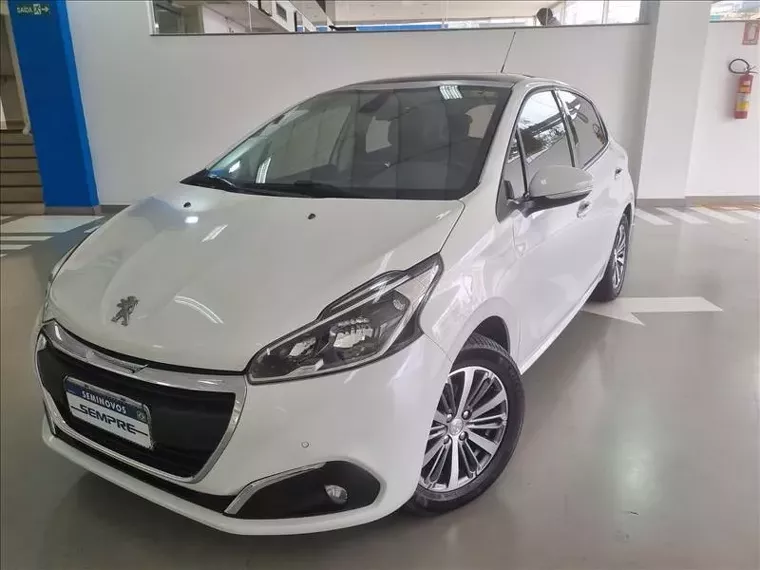 Peugeot 208 Branco 5