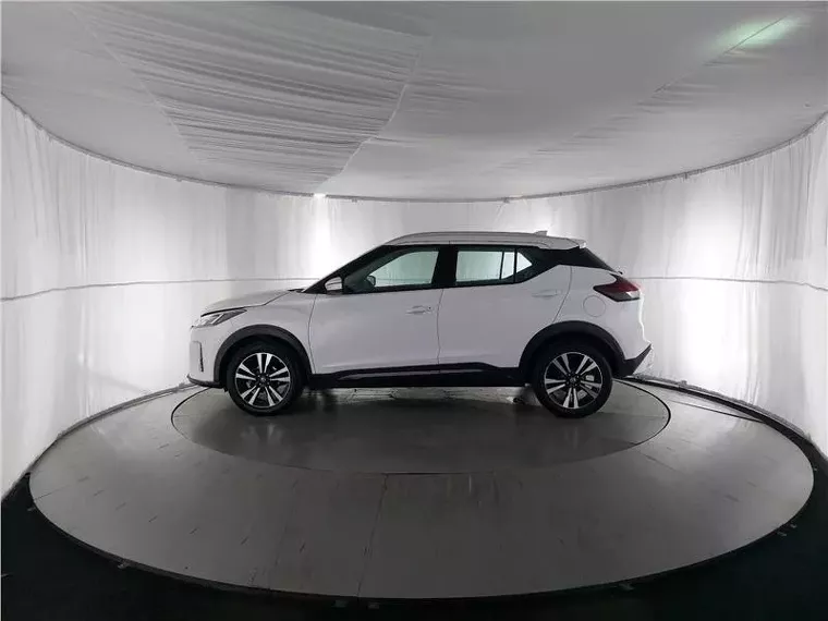 Nissan Kicks Branco 12