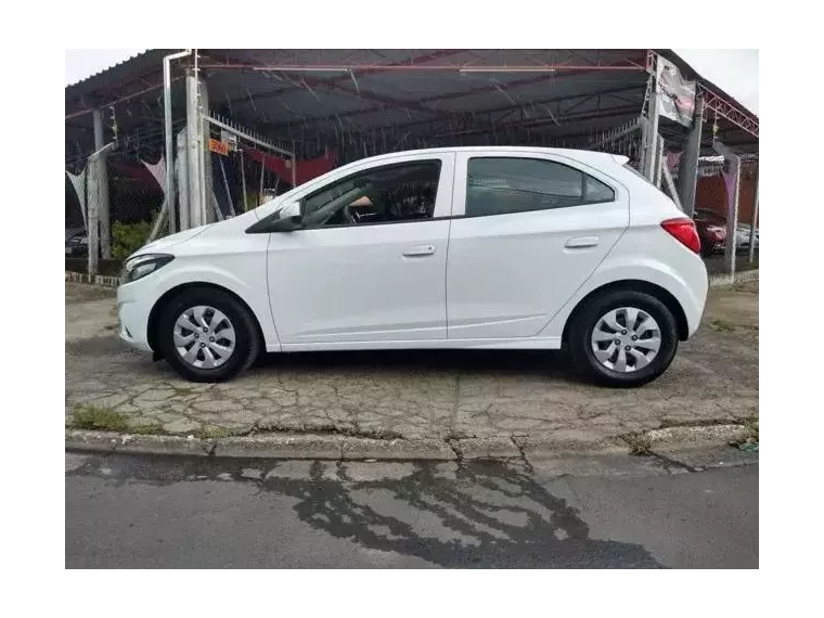 Chevrolet Onix Branco 8