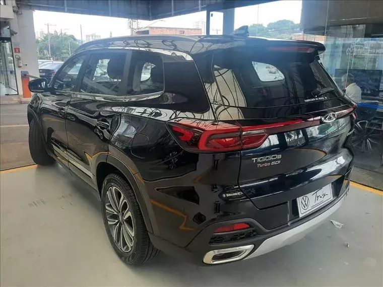 Chery Tiggo 8 Preto 4