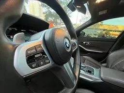 BMW 330e