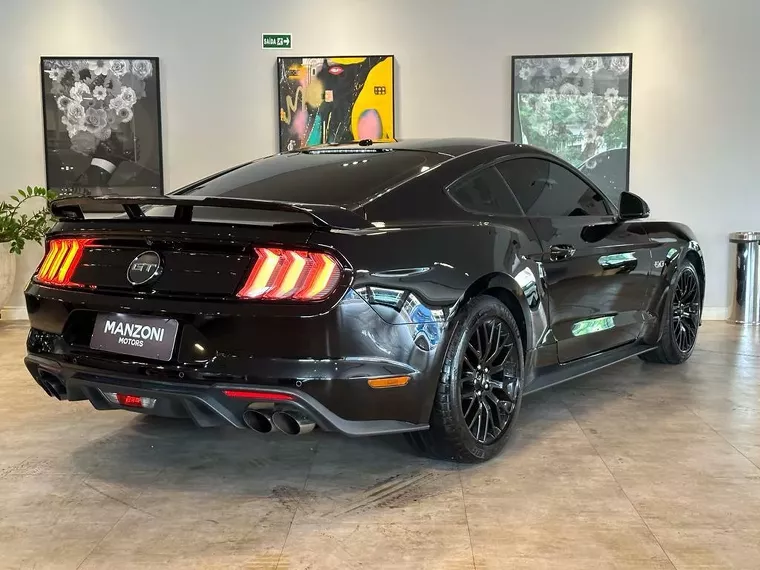 Ford Mustang Preto 17