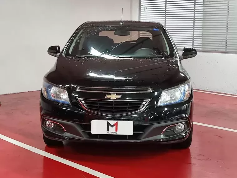 Chevrolet Onix Preto 10