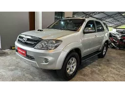 Toyota Hilux SW4