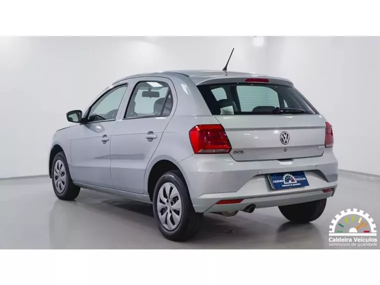 Volkswagen Gol Prata 6