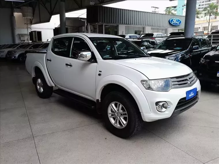 Mitsubishi L200 Triton Branco 11