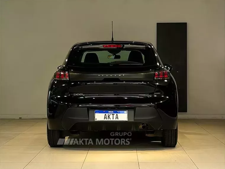 Peugeot 208 Preto 10