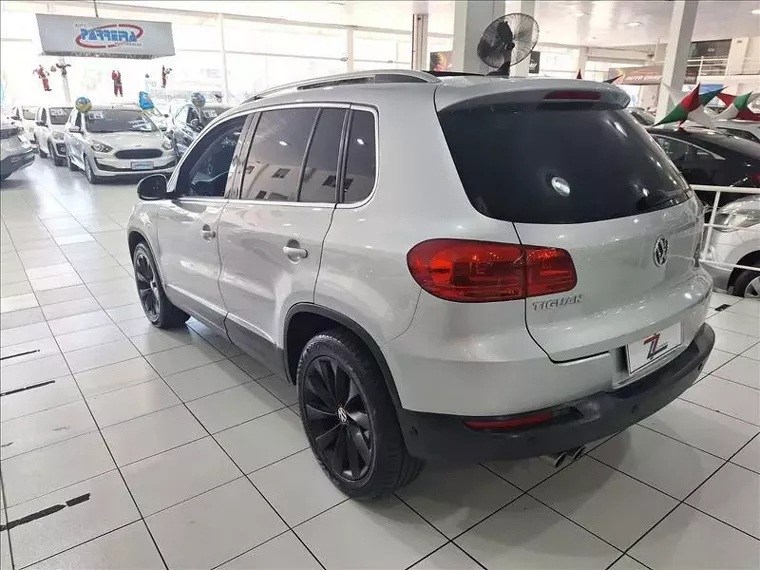 Volkswagen Tiguan Prata 9