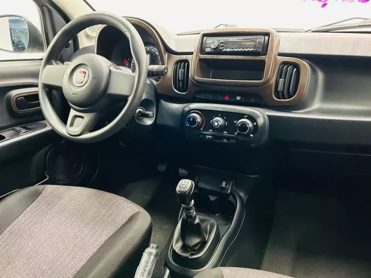 Fiat Mobi Prata 8