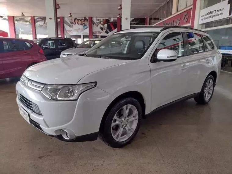 Mitsubishi Outlander Branco 14