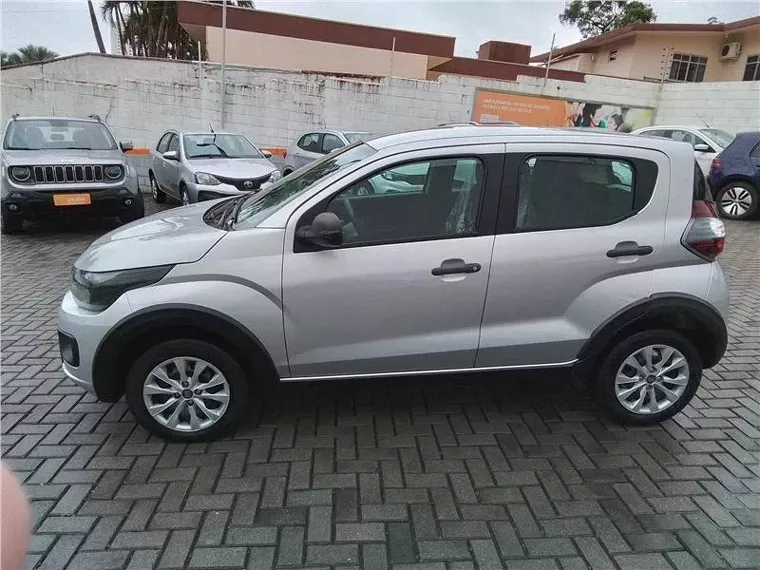 Fiat Mobi Prata 5