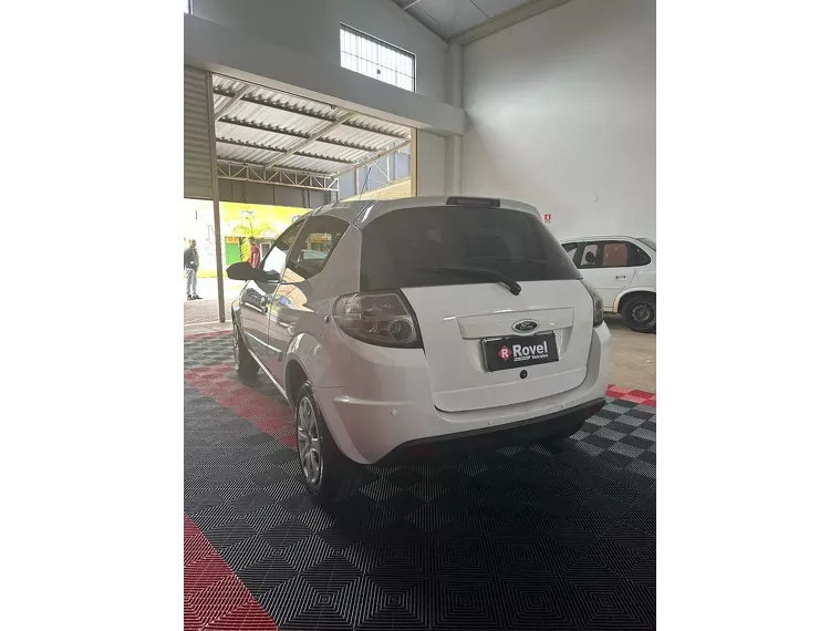 Ford KA Branco 4