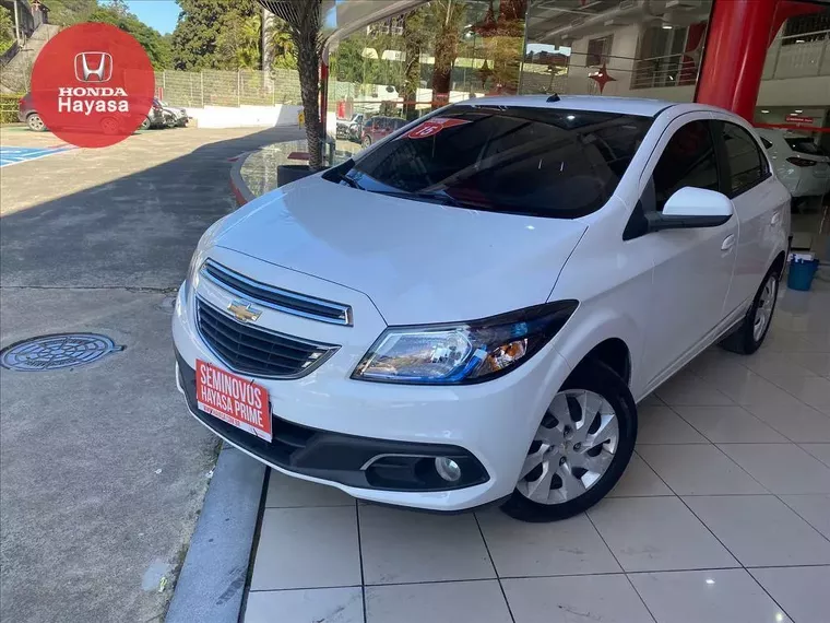 Chevrolet Onix Branco 4