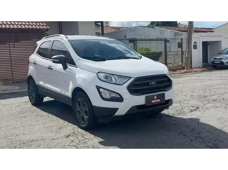 Ford Ecosport Branco 12