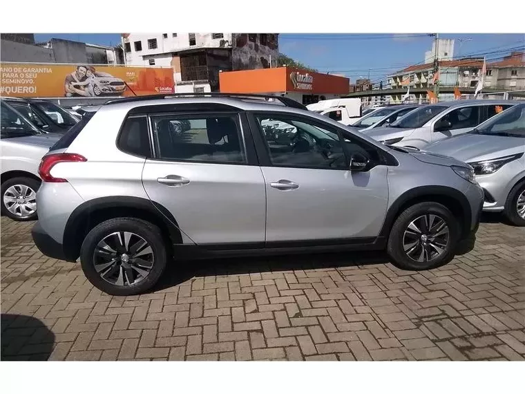 Peugeot 2008 Cinza 6