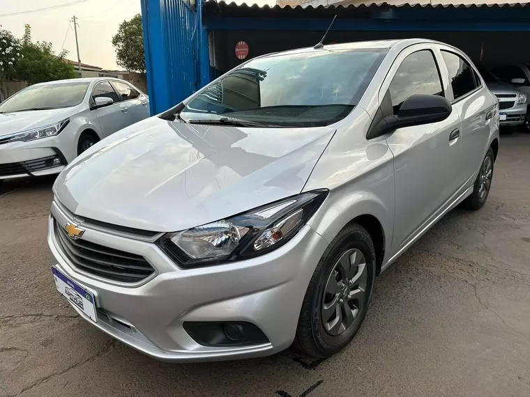 Chevrolet Onix Prata 5