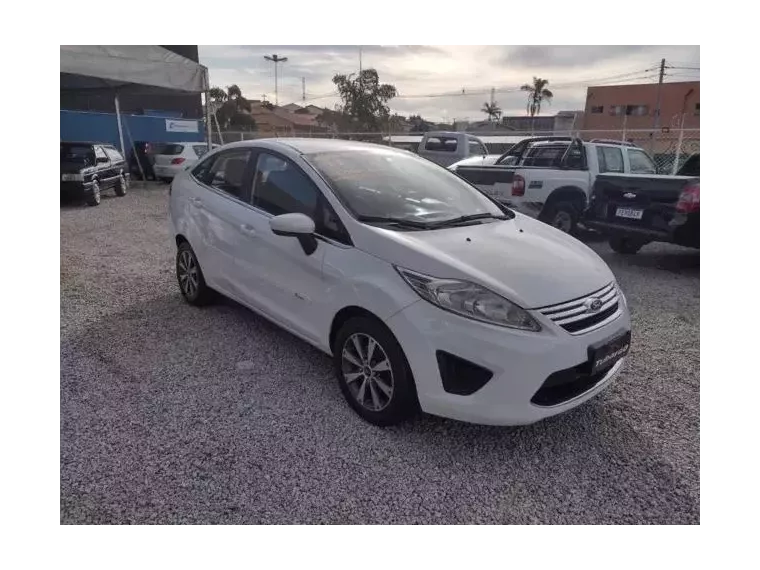 Ford Fiesta Branco 1