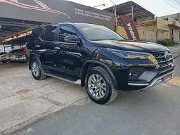 Toyota Hilux SW4