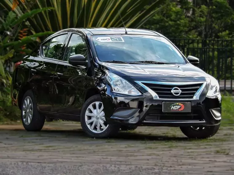 Nissan Versa Preto 7