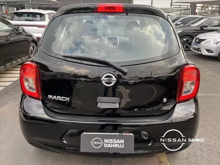 Nissan March Preto 16