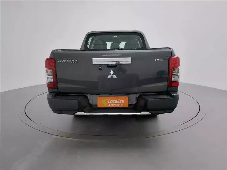 Mitsubishi L200 Triton Cinza 8