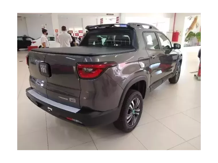 Fiat Toro Cinza 2