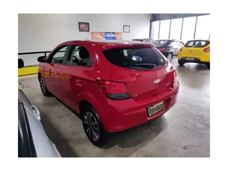 Chevrolet Onix Vermelho 8