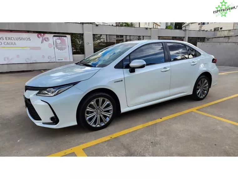 Toyota Corolla Branco 1