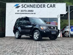 Mitsubishi Pajero Full