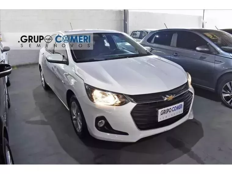 Chevrolet Onix Branco 1