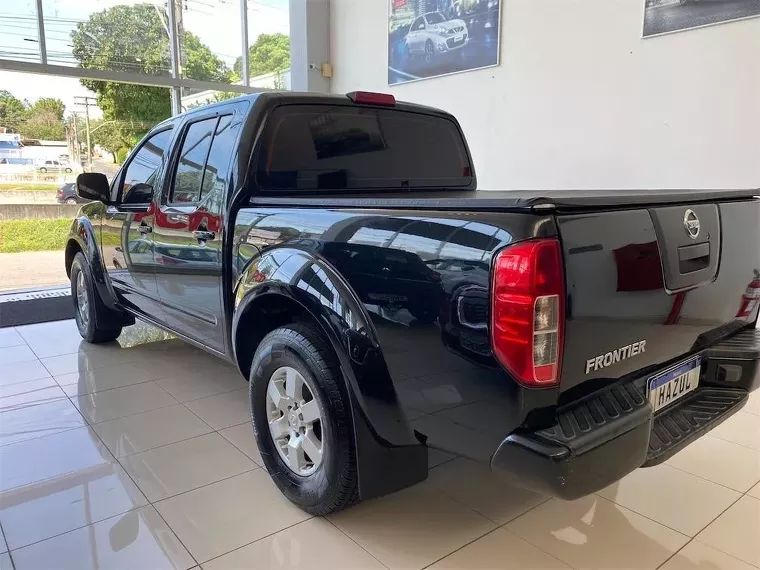 Nissan Frontier Preto 10