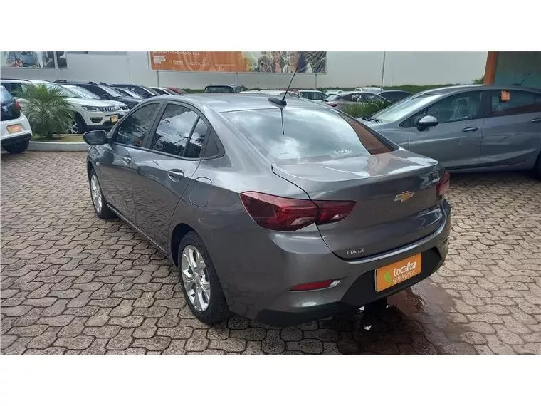 Chevrolet Onix Cinza 10