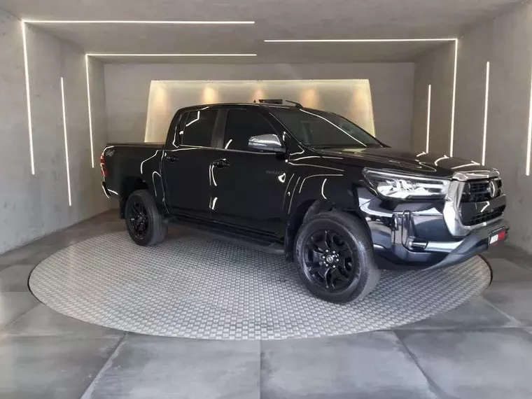 Toyota Hilux Preto 9