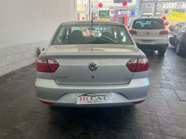 Volkswagen Voyage Prata 9