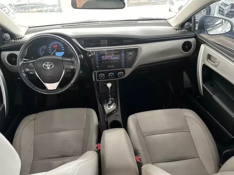 Toyota Corolla Branco 14