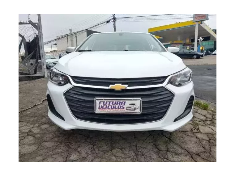 Chevrolet Onix Branco 4