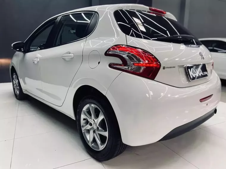 Peugeot 208 Branco 4