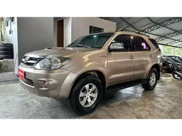 Toyota Hilux SW4