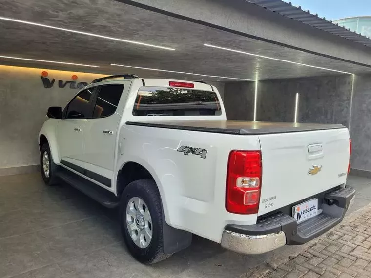 Chevrolet S10 Branco 15