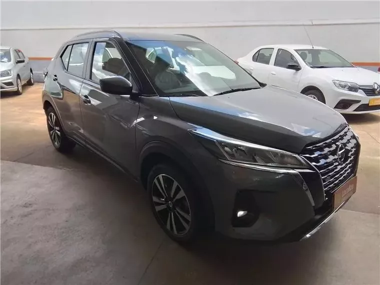 Nissan Kicks Cinza 1