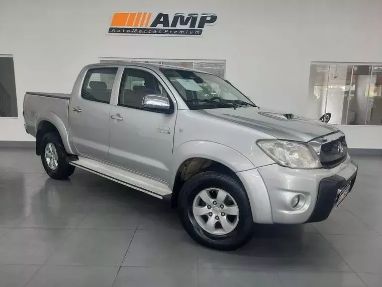 Toyota Hilux Prata 1