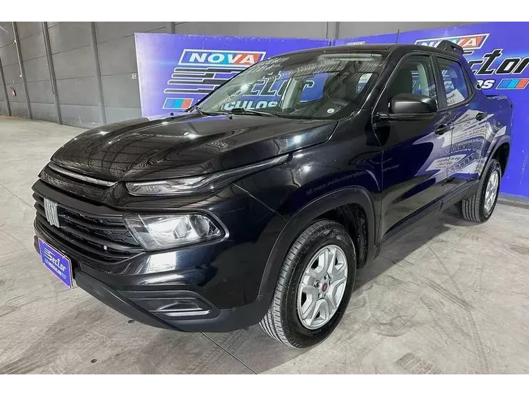 Fiat Toro Preto 8