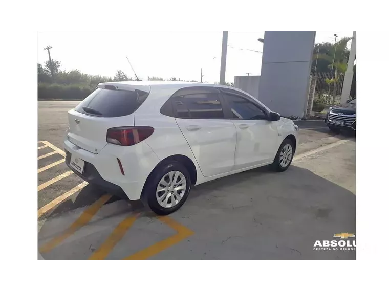 Chevrolet Onix Branco 2