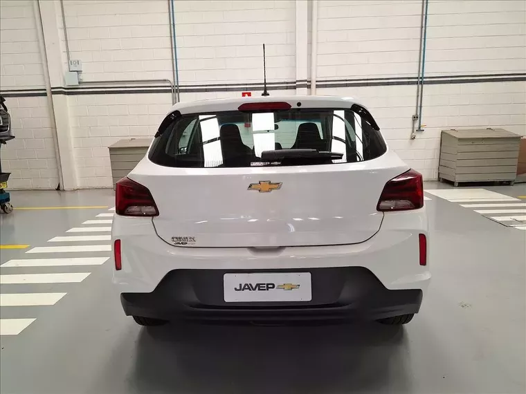 Chevrolet Onix Branco 9