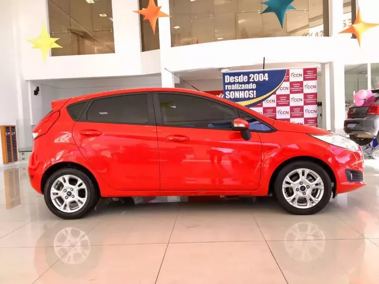 Ford Fiesta Vermelho 13